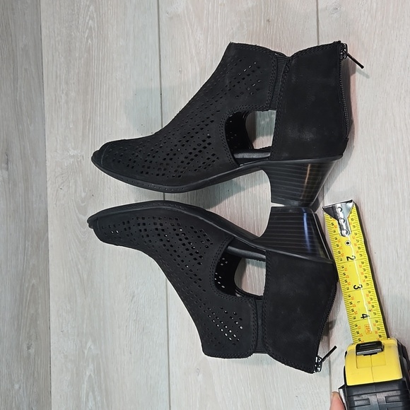 Earth Women's Keri Black Peep-Toe Ankle Boots Leather Heels Shoes Sz 6.5B - Picture 7 of 10